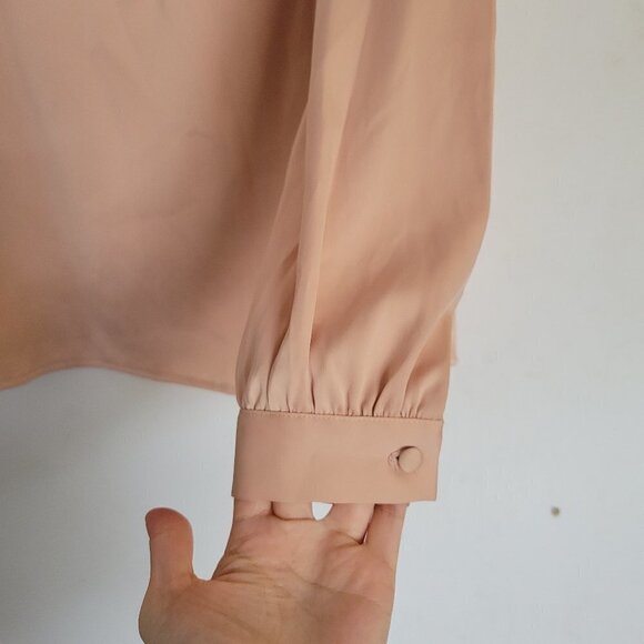 NEW L'Academie The Harper Choker Long Sleeve V Neck Blouse in Rose Pink Sz Small - Picture 9 of 14
